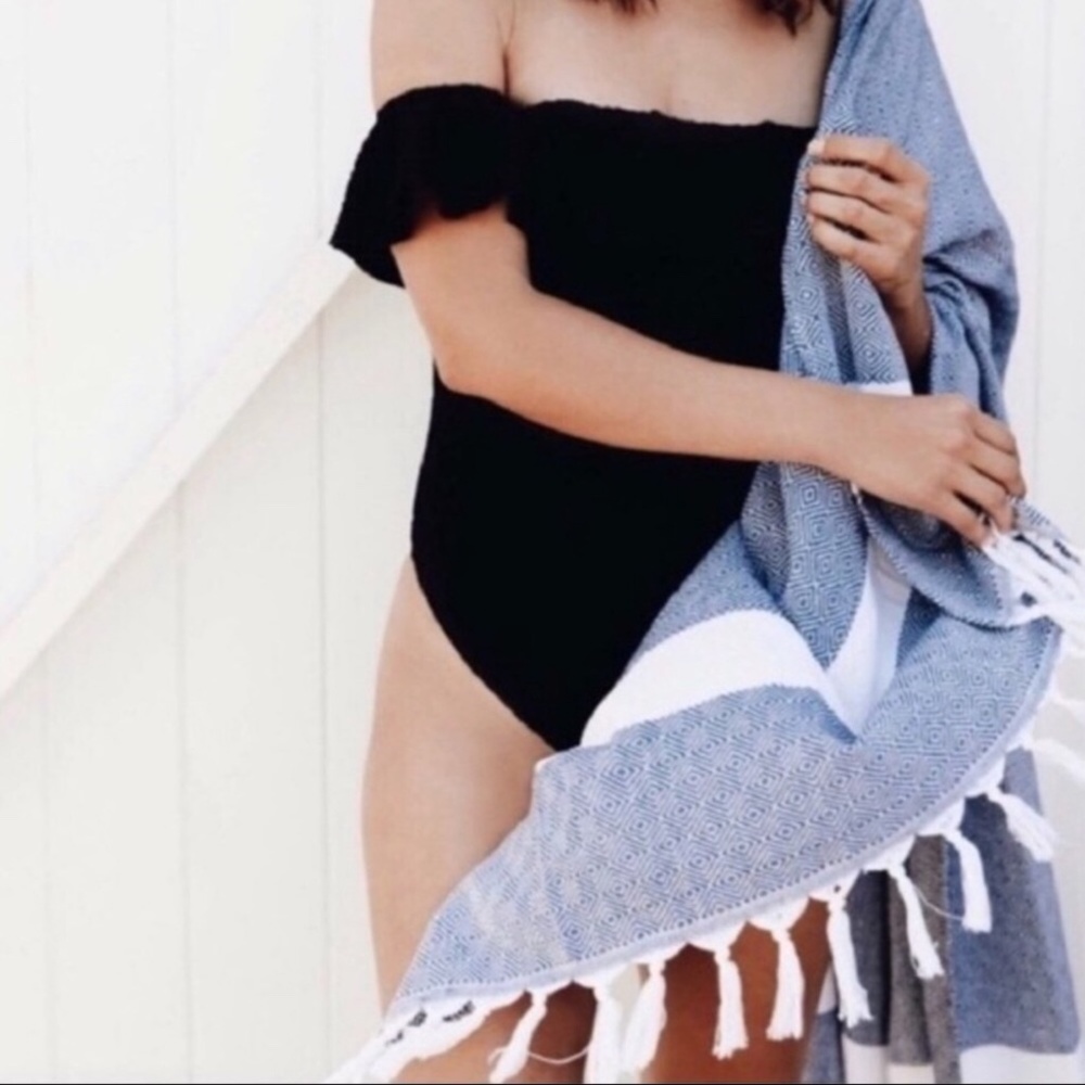 TRINA TURK blue white Turkish towel
